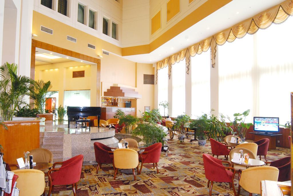 Yinhe Dynasty Hotel Chengdu Exterior photo